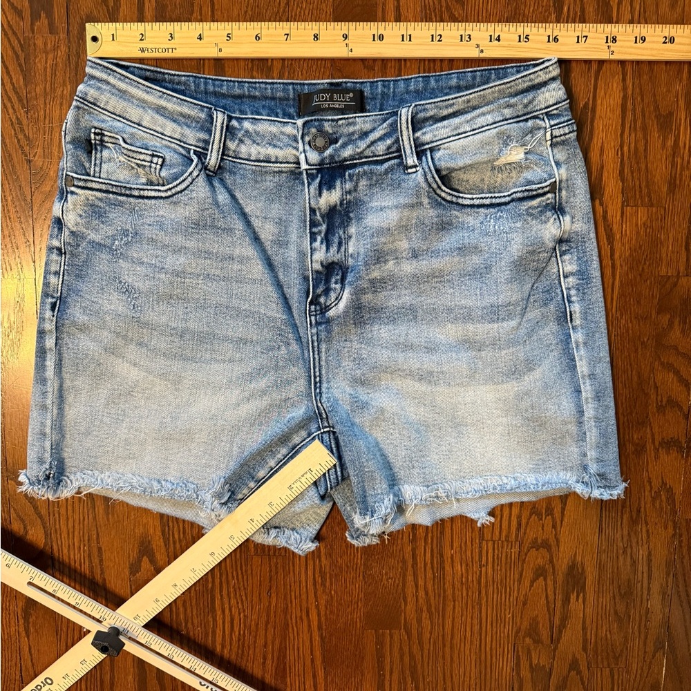 Judy Blue Women's Denim Shorts - Light Blue